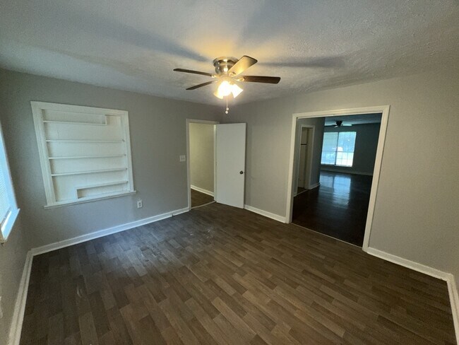Building Photo - 740 Hickory Ridge Dr