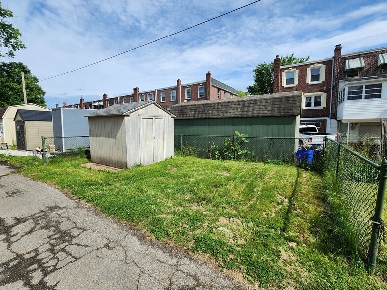 Building Photo - 201 Westbridge Rd