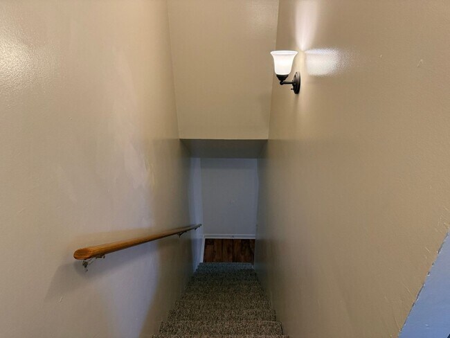 Building Photo - 1105 W Parkway Ave