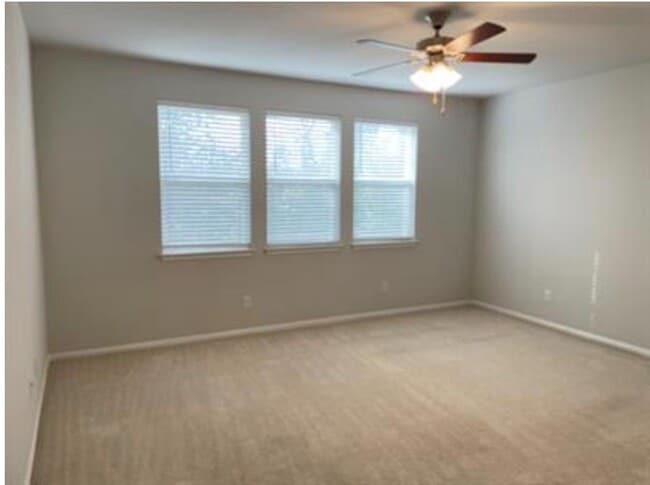 Building Photo - 328 La Escalera Dr