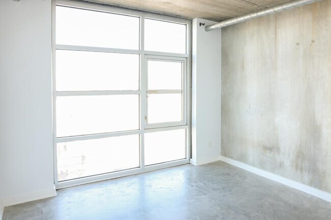 2nd Bedroom - 555 Berrien St