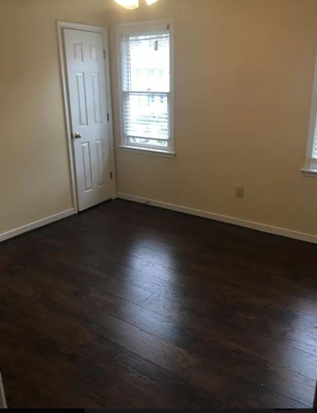 Building Photo - Spacious 5 Bedroom, 2.5 Bath Home for Rent – 2,200 sq. ft.