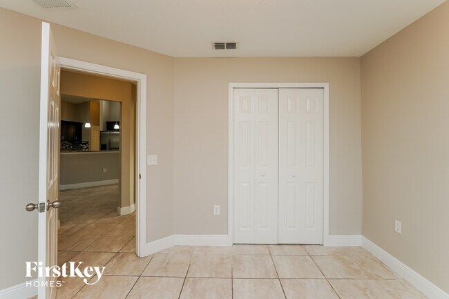 Building Photo - 368 Camellia Ct