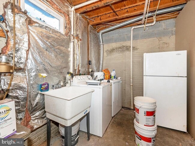 Building Photo - 15505 Villisca Terrace