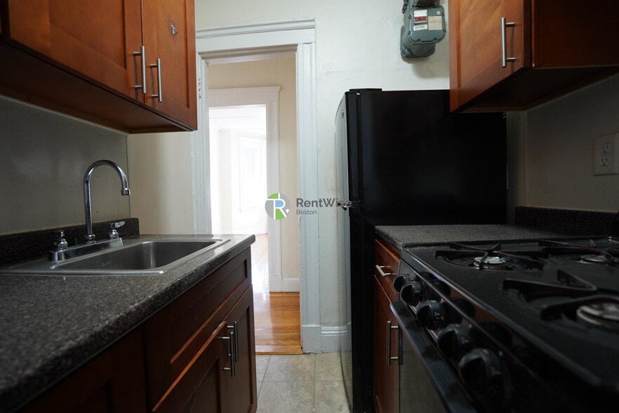 Building Photo - 1175 Boylston St