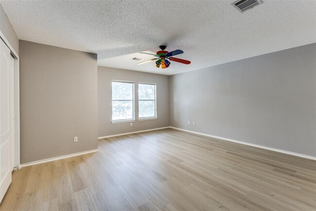 Building Photo - 2200 Milan Dr