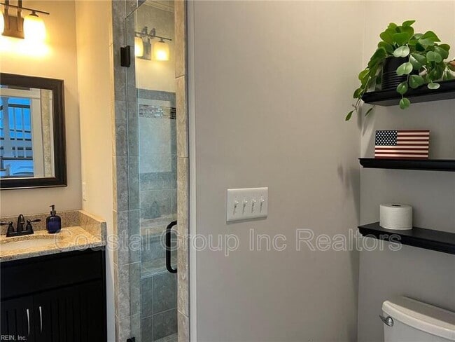 Building Photo - 9512 25th Bay St