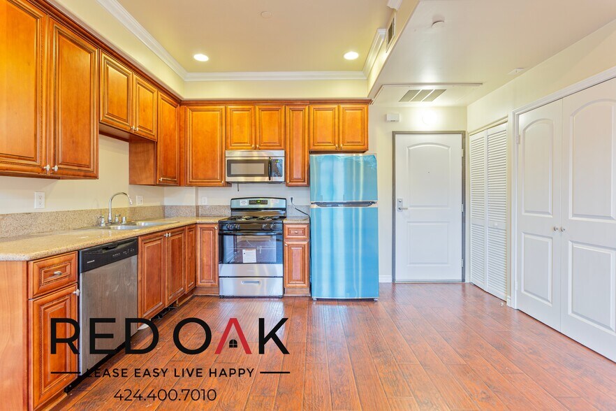 Building Photo - 8747 Sepulveda Blvd