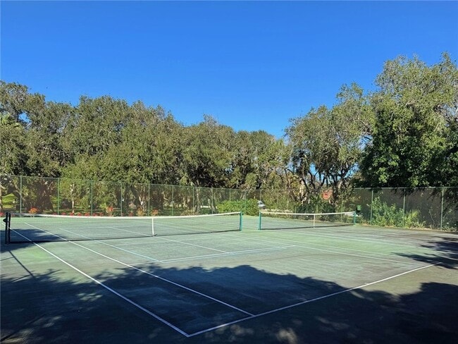 Building Photo - 5601 Jimmy Buffett Mem Hwy