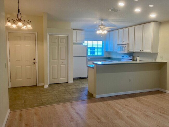 Building Photo - 11246 W Freshwater Path
