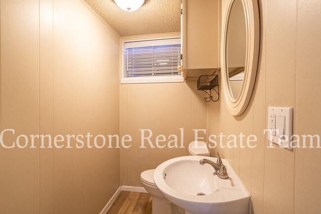 Building Photo - 692 Bridger Dr