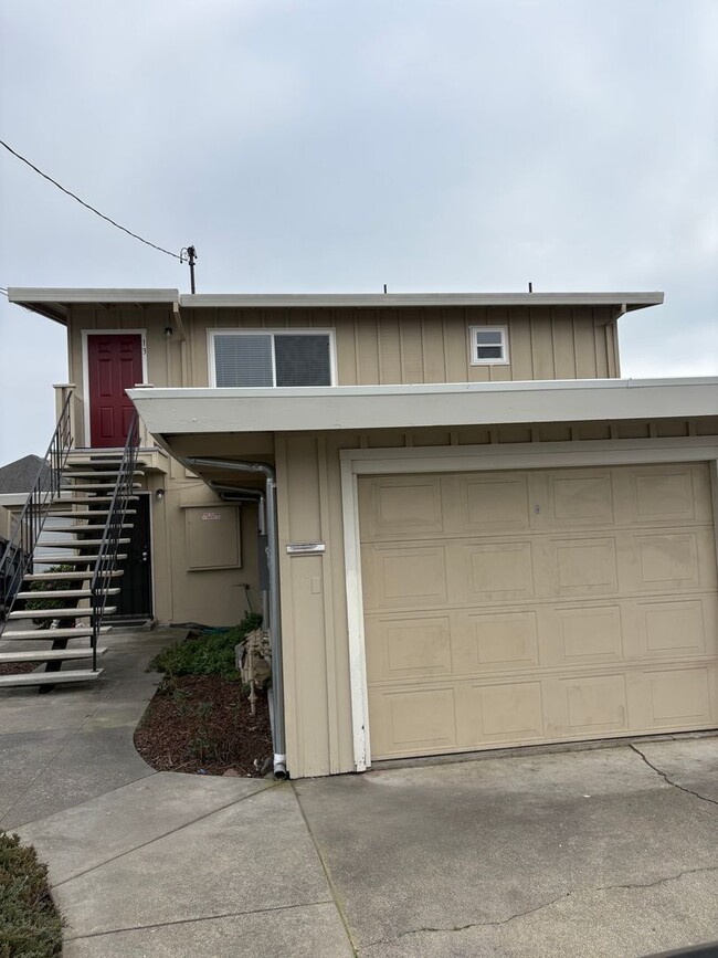 Building Photo - 13 Alma Ct