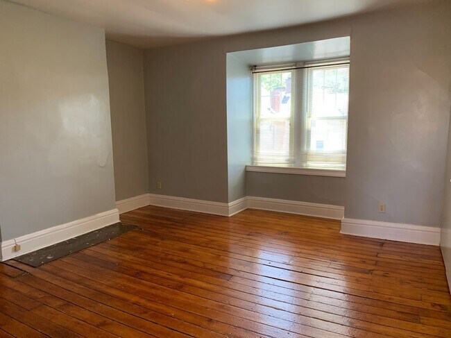 Building Photo - 5431 Howe St