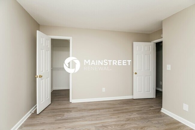 Building Photo - 3 Bedroom Pet-Friendly Home in Douglasville, GA with Main Street Renewal