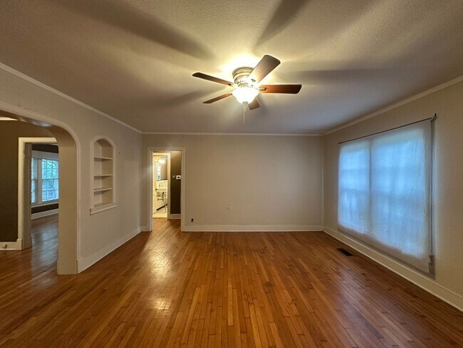 Building Photo - Rowland Duplex 130/130 1/2 *LEASE UP*