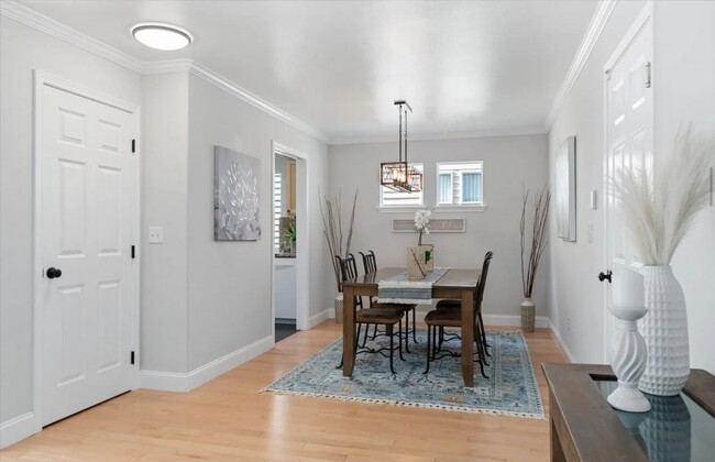 Building Photo - Welcome to this beautiful 3-bedroom, 2.5-b...