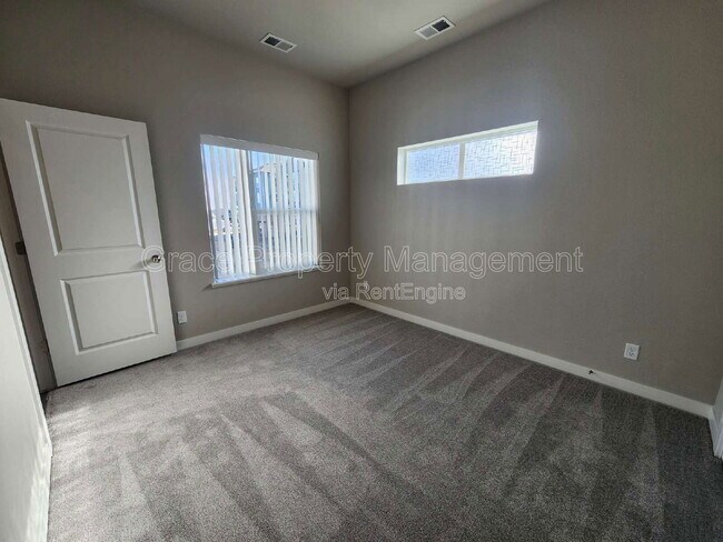 Building Photo - 350 High Point Dr