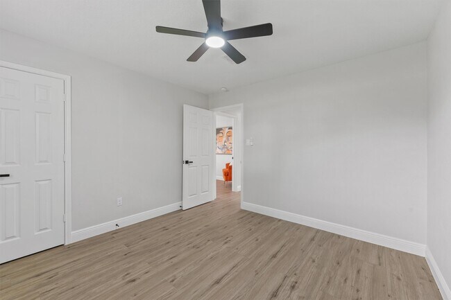 Building Photo - 15439 Indian Woods Dr