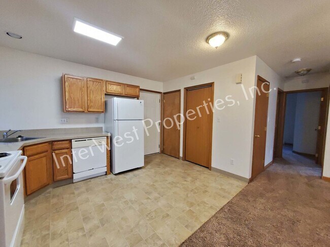 Building Photo - 2622 SE 84th Ave