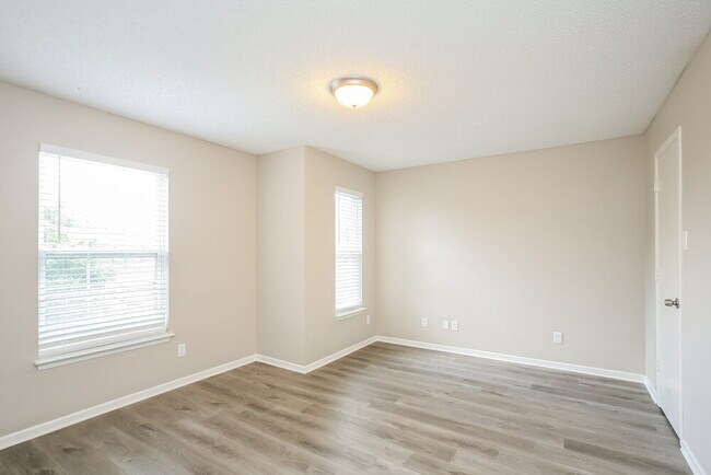 Building Photo - 8636 Wheatfield Dr