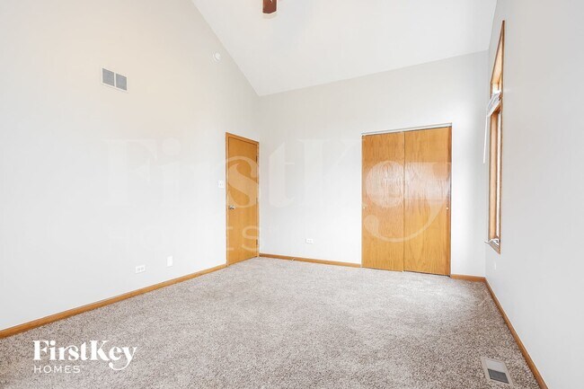 Building Photo - 1119 Karen Dr