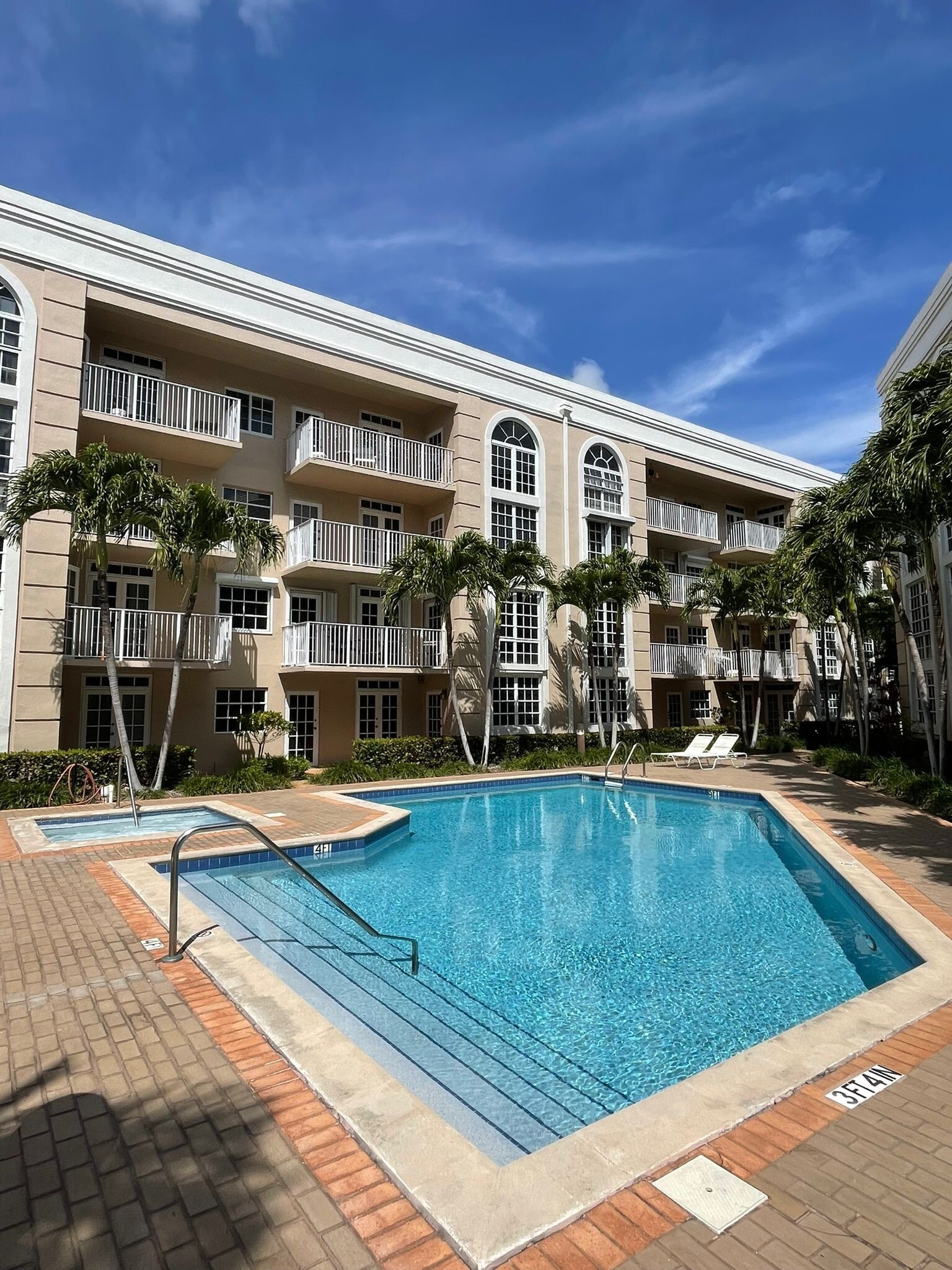 Building Photo - 1280 S Alhambra Cir