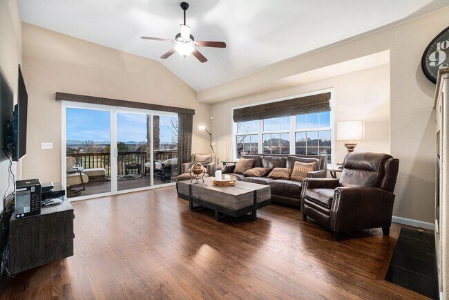 Building Photo - Patio home with mountain views!!
