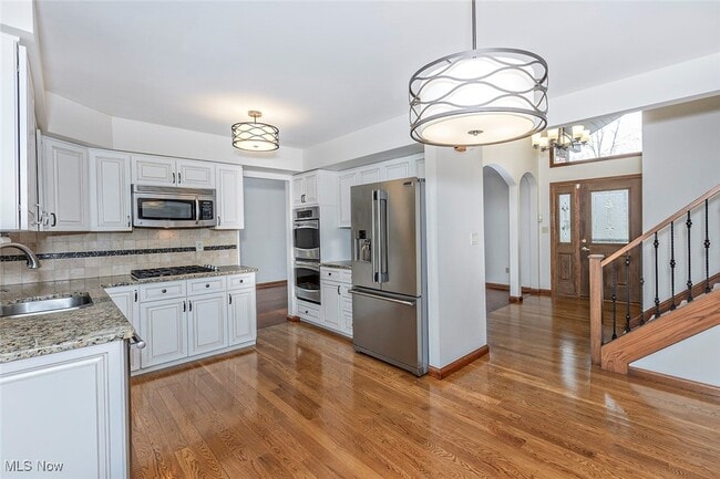 Building Photo - 6235 Sunnywood Dr