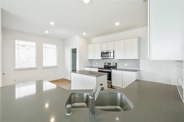 Building Photo - 4905 Woodloch Dr