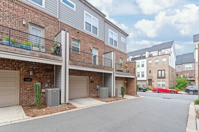 Building Photo - 13051 Tinton Ave