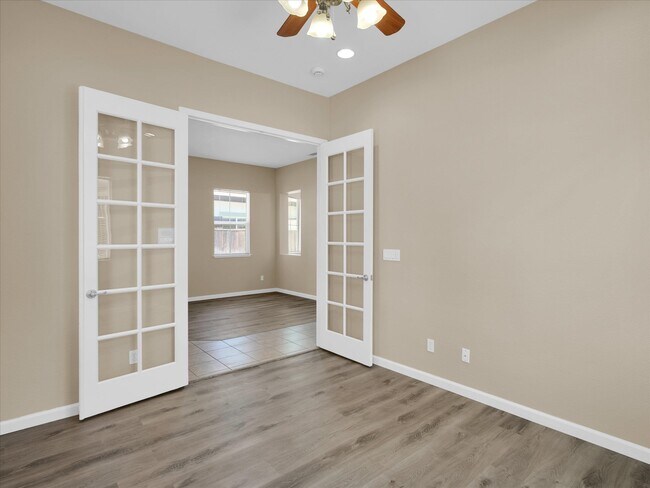 Building Photo - 4312 Middlefield Dr