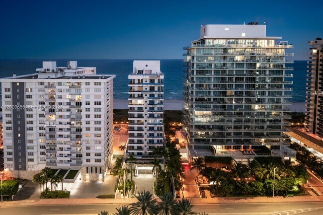 Building Photo - 5801 Collins Ave