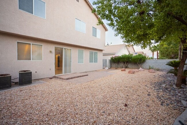 Building Photo - 1113 E Hammer Ln