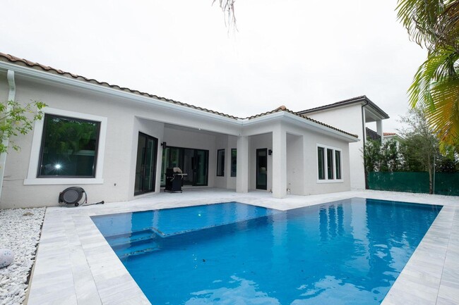 Building Photo - 5663 Brookfield Cir