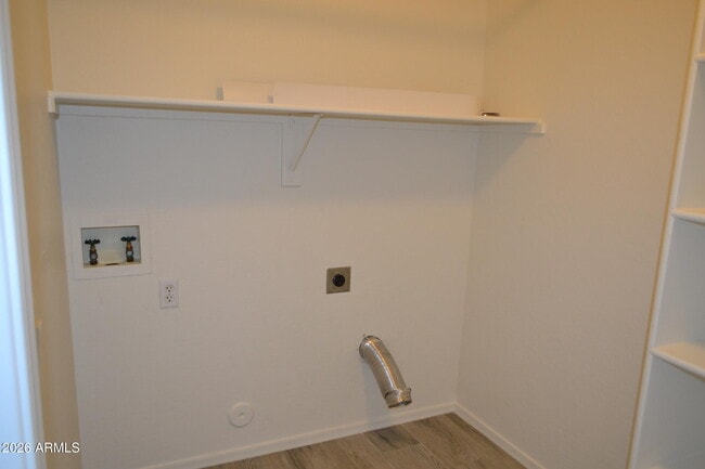 Building Photo - 445 E Osage Ave