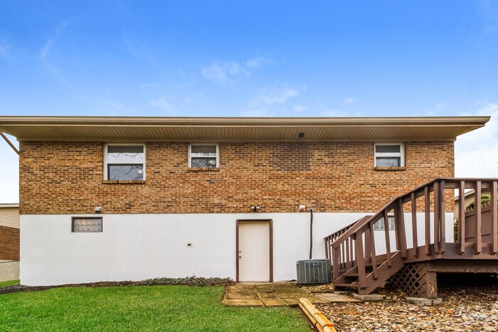 Building Photo - 682 Mimosa Ct