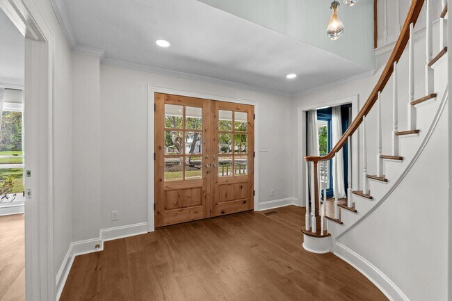 Building Photo - 5704 Woodside Ave