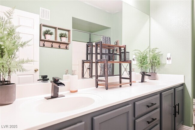 Building Photo - 833 Aspen Peak Loop