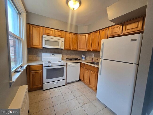 Building Photo - 934 Durard St