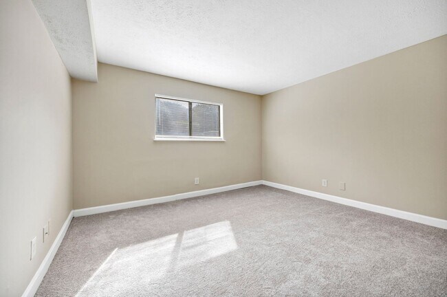 Building Photo - bg1004