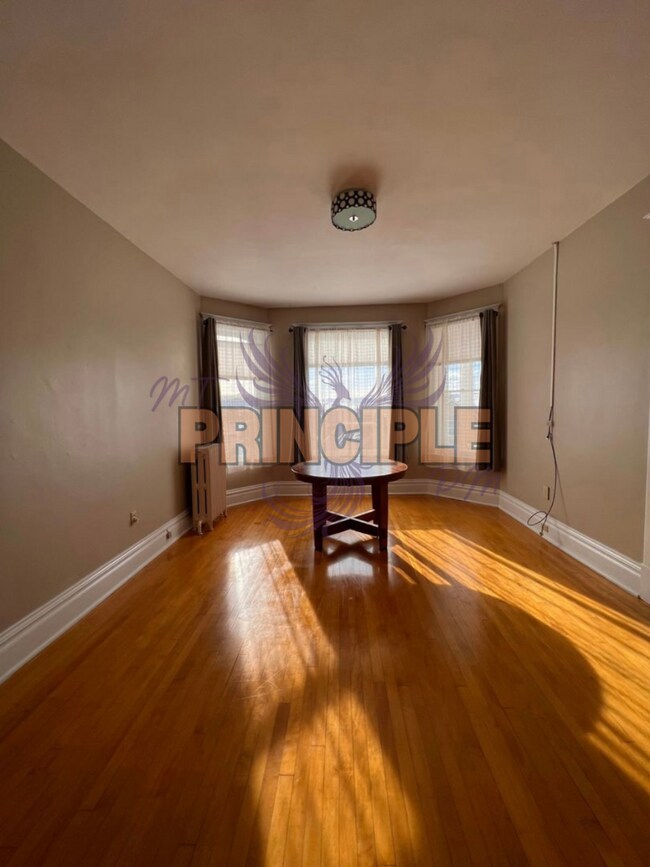 Building Photo - 805-807 W Galena St