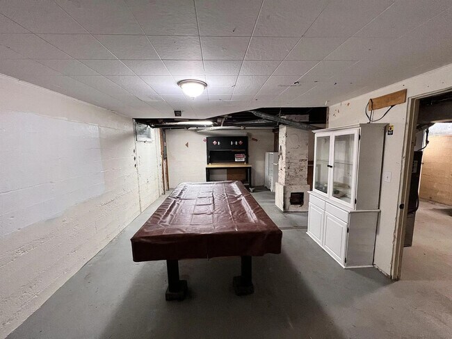 Building Photo - Beautifully Imperfect Character Craftsman Home! Eastside Olympia Home