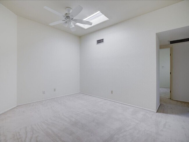 Building Photo - NOW ACCEPTING DOGS!