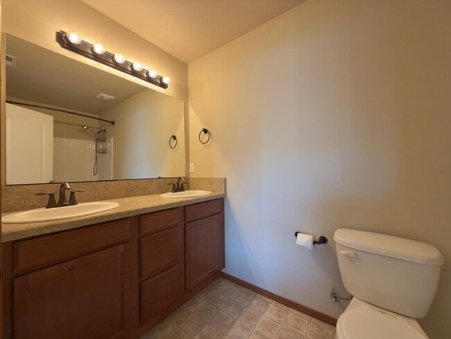 Building Photo - 1316 Robie Ln