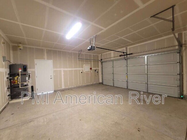 Building Photo - 5033 Rialto Dr