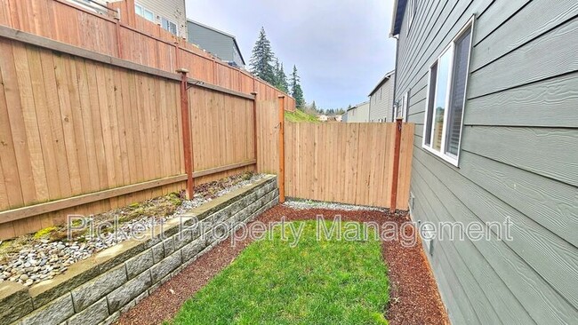 Building Photo - 6540 Yorktown Pl NE