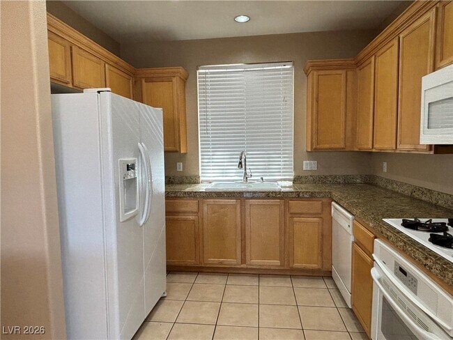 Building Photo - 6260 Huntington Ridge Ave