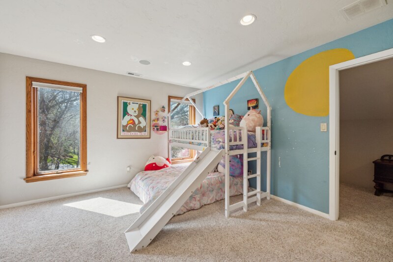 Building Photo - 711 S Bear Paw Ln