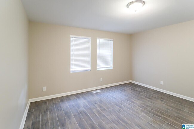 Building Photo - 141 2nd Ave SE