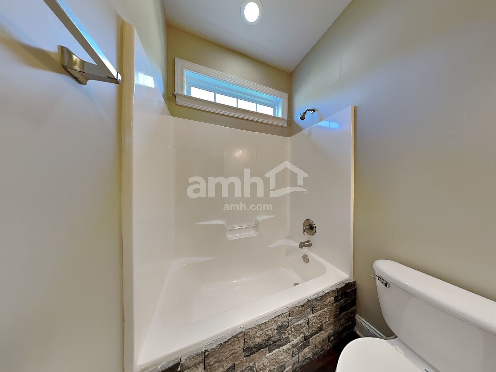 Building Photo - 810 Winterside Ln